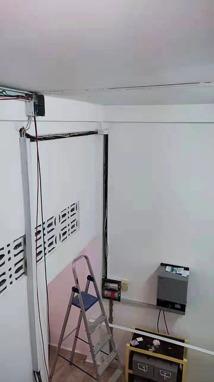 Pure Sine Wave Inverter With AC Charge
